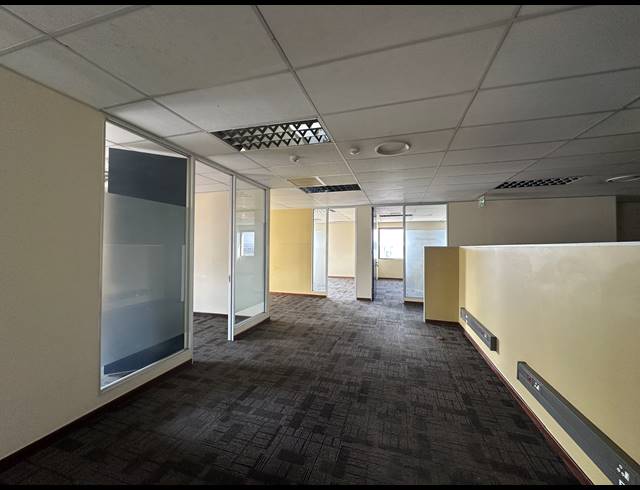 432M² OFFICE TO LET IN ECO PARK ESTATE